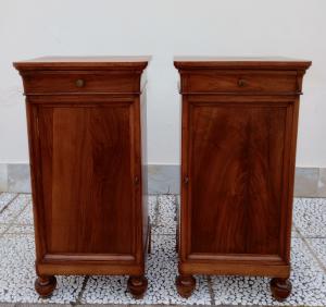 Pair of Luigi Filippo hooded nightstands. 47lx40px92h
