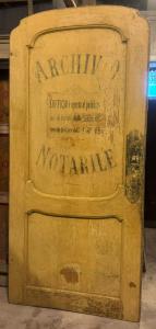 PTL722 - Tür eines alten Büros mit der Aufschrift "Notariatsarchiv", 18. Jahrhundert, Maße cm B 110 x H 238