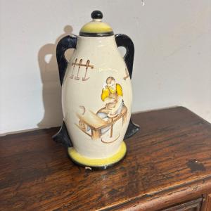 Cerâmica antiga do movimento futurista com o "ceramista" Albissola, artista Ivos Pacetti, por volta de 1930. A 24 cm L 15 cm. Em muito bom estado. Cerâmica única. Obra publicada em catálogo.