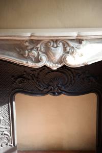 Detail of a Napoleon III fireplace with reducer