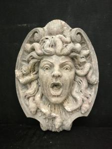 Spettacolare mascherone in Pietra di Vicenza - Medusa - 43 x 38 cm