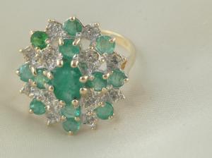 ANELLO ORO GIALLO DIAMANTI E SMERALDI