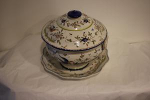 Early 20th Century French Porcelain Tureen with Plate