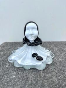 Fermacarte press papier in vetro sommerso lattimo raffigurante Pierrot.Murano