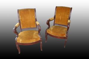 Conjunto de 4 belíssimas poltronas estilo Diretório em madeira de mogno.