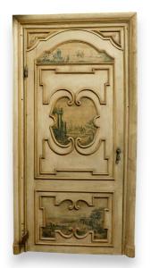 PTL452 - Porta laqueada e pintada, com moldura, época final do século XVIII, medidas internas cm L 110 x A 255
