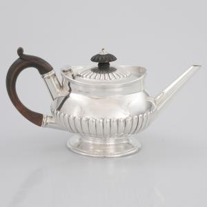 Bule de chá em prata esterlina Guilherme IV, Paul Storr para Storr & Mortimer, Londres, 1834?