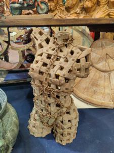 Scultura in terracotta - H 70 cm - Busto con catene