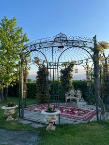 Gazebo octogonal em ferro forjado