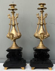 Paar Kerzenständer aus Marmor und Bronze