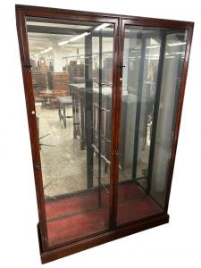 Vitrine Móvel Inglesa de Época (Final do Século XIX) em Madeira de Mogno