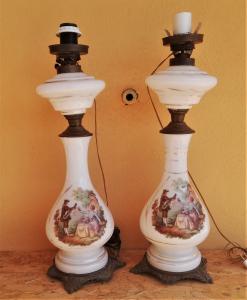 Lampenpaar mit Galanter Szene