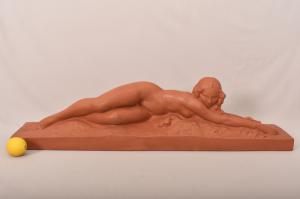 SCULTURE ART DECO IN TERRACOTTA, NUDO DI DONNA DISTESA, AMEDEO GENNARELLI, SCULTORE ITALIANO. (STTE97)