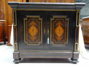 Credenza ebanizzata e intarsiata in bosso Napoleone III fine 1800 Piemonte