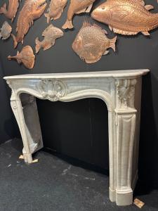 Lareira em mármore branco de Carrara