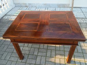 Extendable inlaid draw-leaf table. 125Wx94Dx80H 206 open