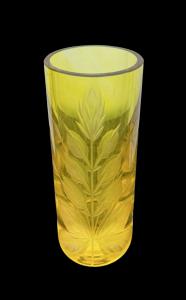 Vaso in cristallo cilindrico,molaro con motivo floreale.Boemia.