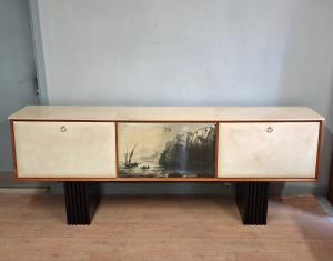 Lange Anrichte mit Vintage-Wandbild, bezogen mit originaler Pergament aus dem Jahr 1950