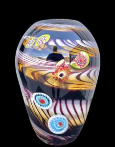 Schweres, getauchtes Glasvase mit polychromen Einschlüssen und Murrinen. Herstellung Barovier & Toso. Murano.
