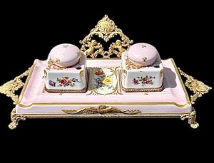 Porcelain and gilt metal inkwell. Limoges manufacture. France.