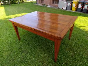 Large extendable 18th-century table