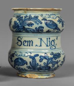 Albarello in maiolica decorata in bianco e blu, marca Pescetto, Savona secolo XVIII