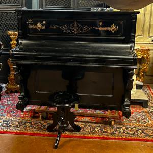 ARM284 - C. Otto Berlin Piano, 19th century, dimensions W 145 x H 120 x D 60 cm