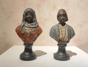 Coppia di busti in terracotta