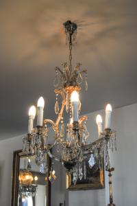 Eleganter böhmischer Kristalllüster. Böhmen um 1870.