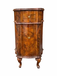 Splendid walnut and walnut burl cabinet with curved front and sides, VENICE, 18th century