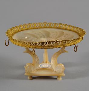 Mother-of-pearl and gilt bronze ring holder, France, Charles X period