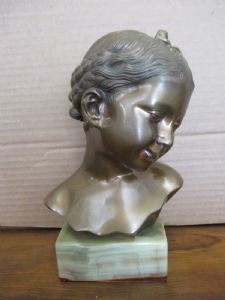 Bronze statue of a girl's bust on an onyx base - girl - 20th century